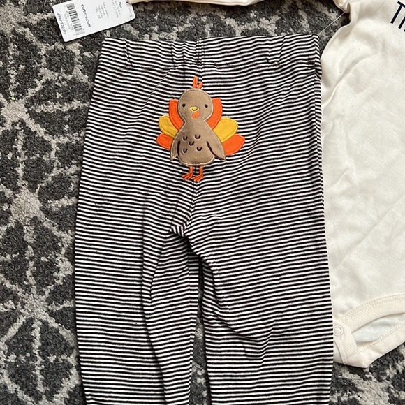 NWT Carters Set - Picture 3 of 4